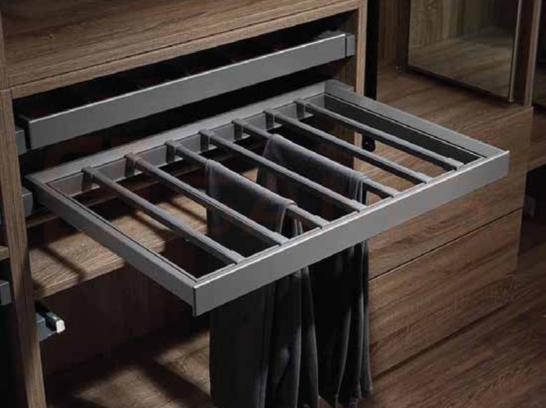 Shock absorbing trouser rack - Image 2